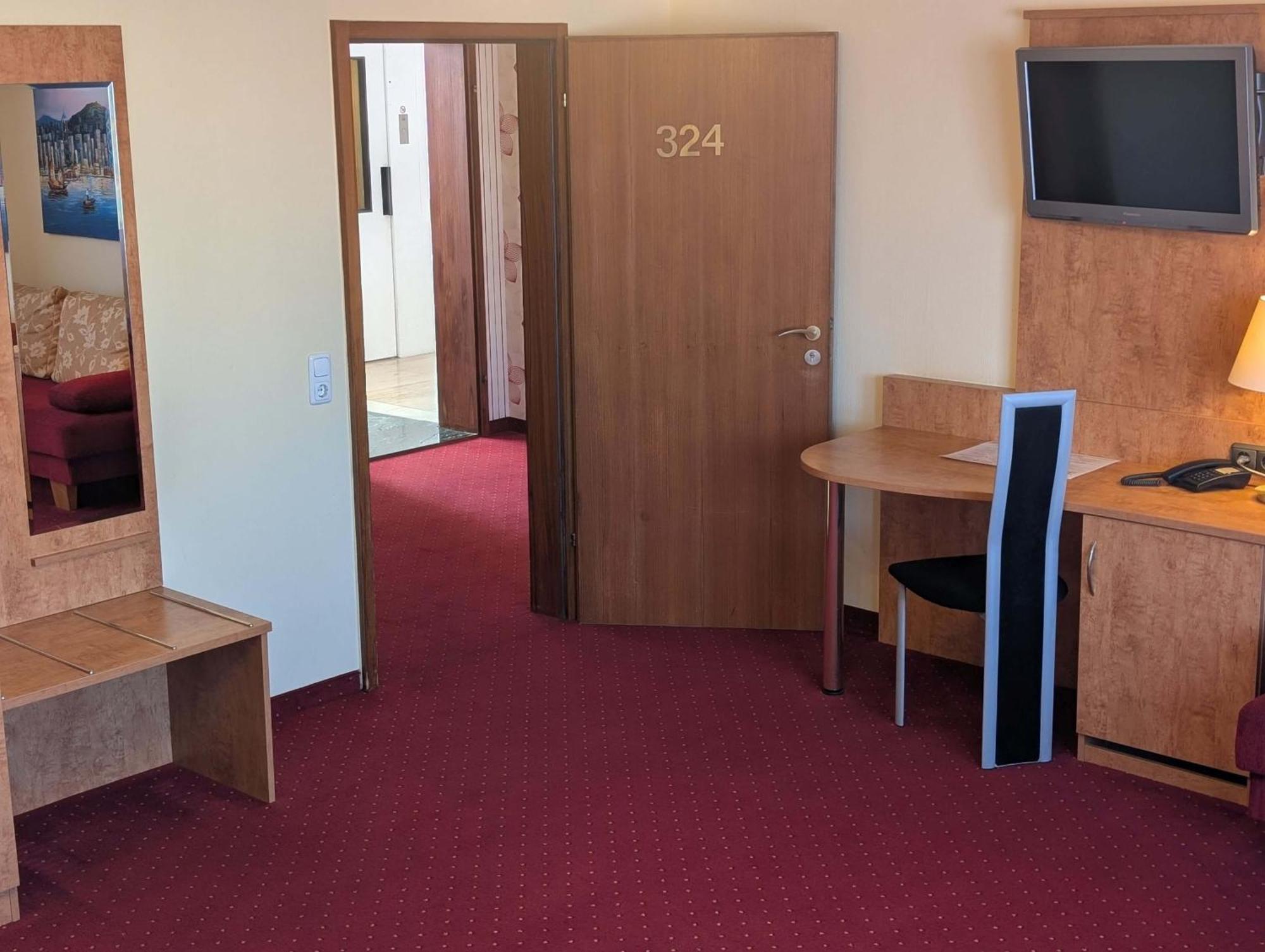 Stadthotel Augsburg Ngoại thất bức ảnh