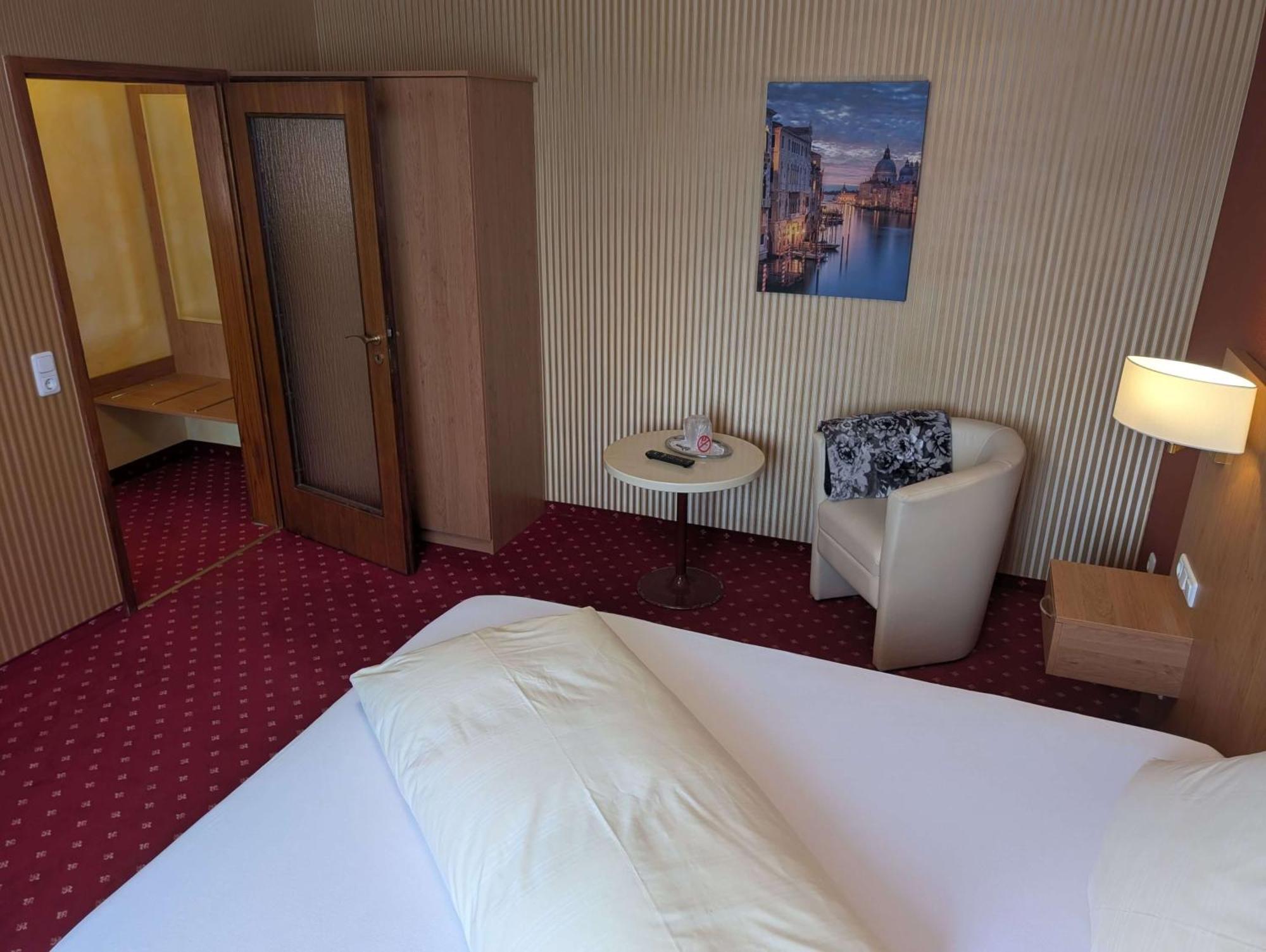 Stadthotel Augsburg Ngoại thất bức ảnh